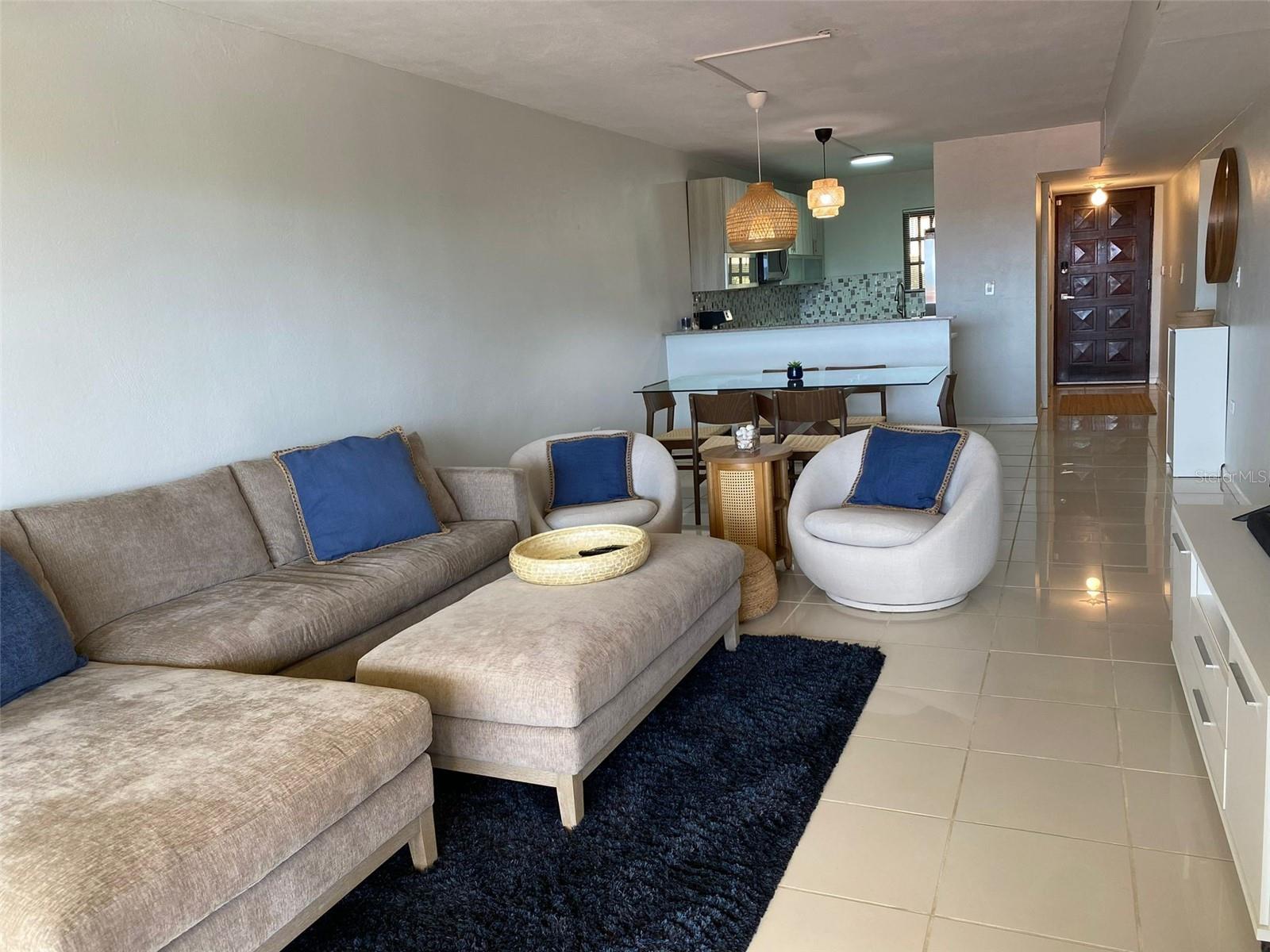 295 PALMAS INNWAY 218