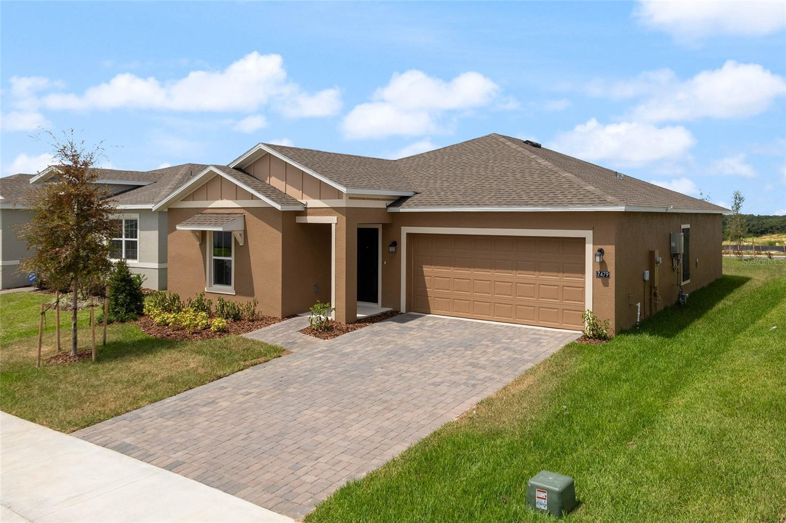 Welcome to your brand-new home in Waterstone, Groveland’s newest community. This never-before-lived-in residence offers 3 bedrooms, 2 bathrooms, and over 1,500 sq. ft. of modern living space, complete with a 2-car garage. Inside, you’ll find a bright and open layout filled with natural light and serene views.
The kitchen features stainless steel appliances, quartz countertops, abundant cabinetry, and an oversized pantry for extra storage. The open concept living and dining areas flow seamlessly together, creating the perfect setting for both relaxing and entertaining, with direct access to your spacious backyard.
Waterstone is designed for lifestyle and convenience, with exciting amenities underway including two resort-style pools, a dog park, and scenic walking trails. Don’t miss the opportunity to be the very first to call this stunning home your own.
First, Last, and Security Required at lease signing. Application required for all adults living in the home.