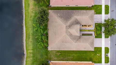 A home in WIMAUMA