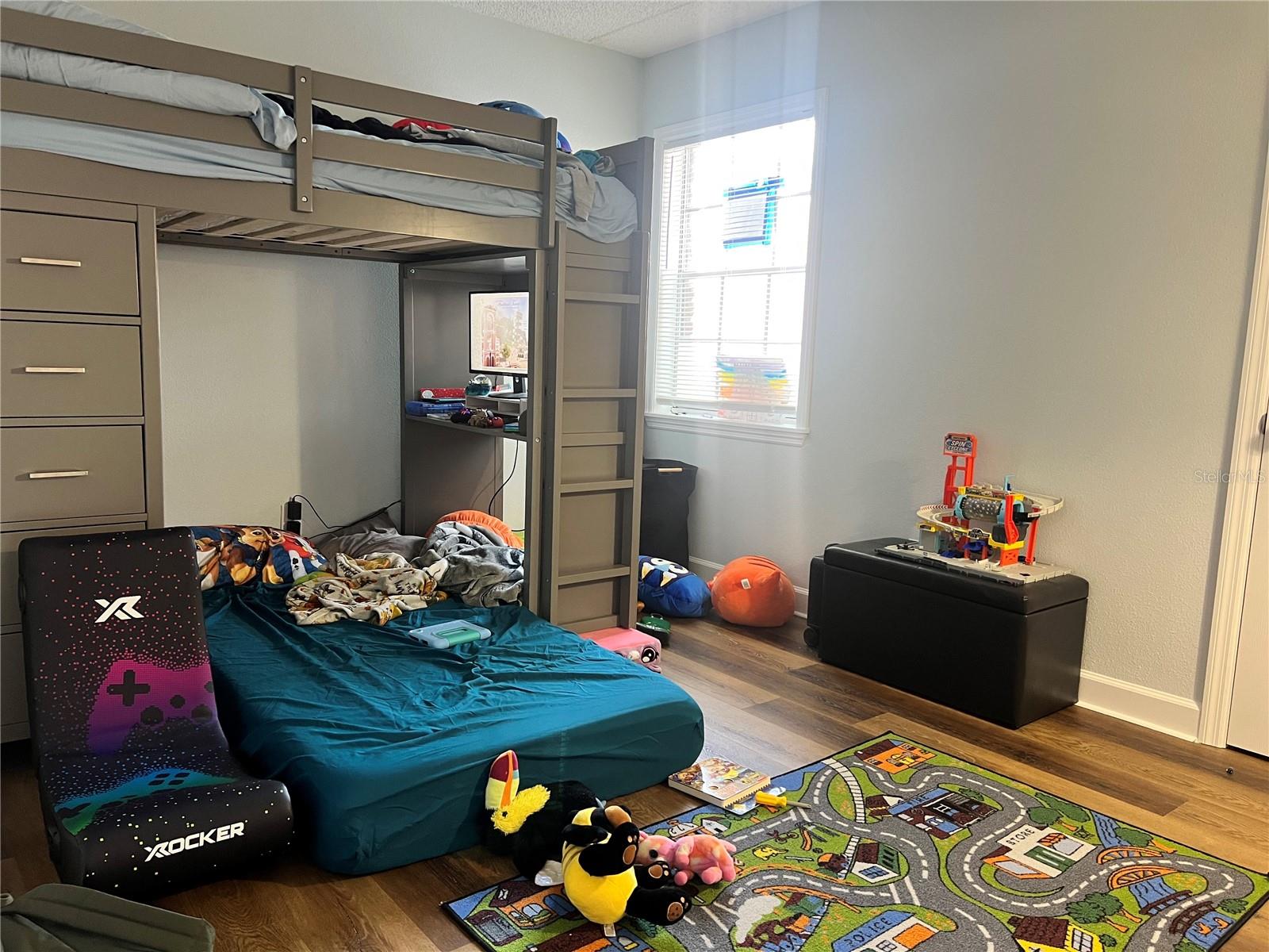 JAMESTOWN CONDO - Residential