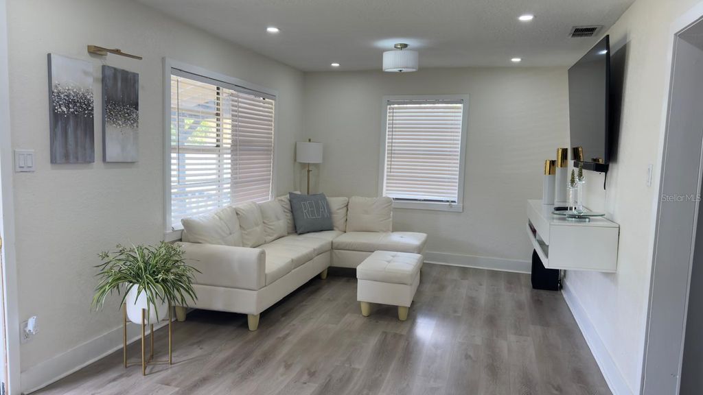 Photo of 2109 E Navajo Avenue, Tampa, FL 33612 (MLS # TB8494149)