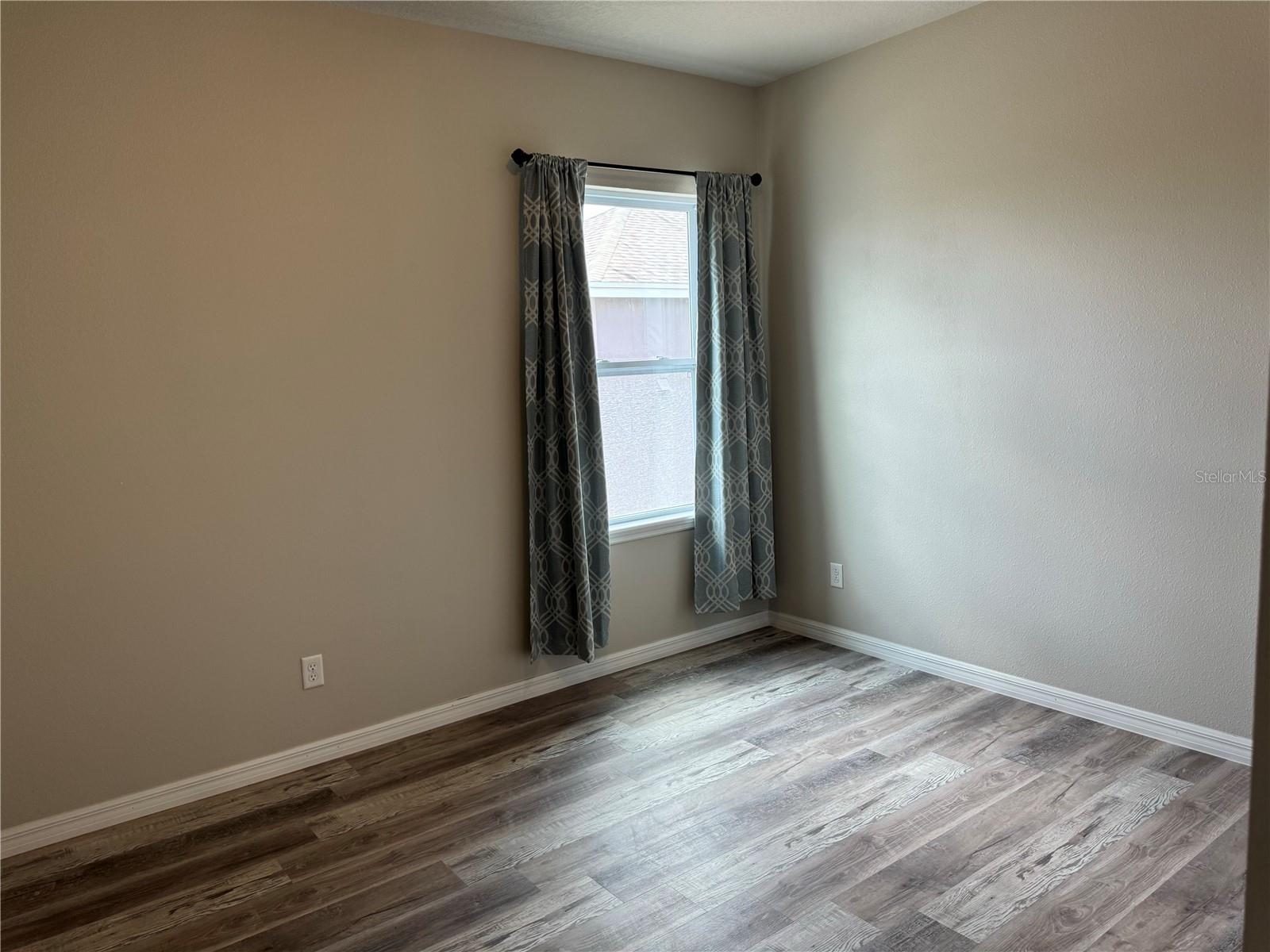 FISHHAWK RANCH WEST PH 1B/1C - Residential Lease