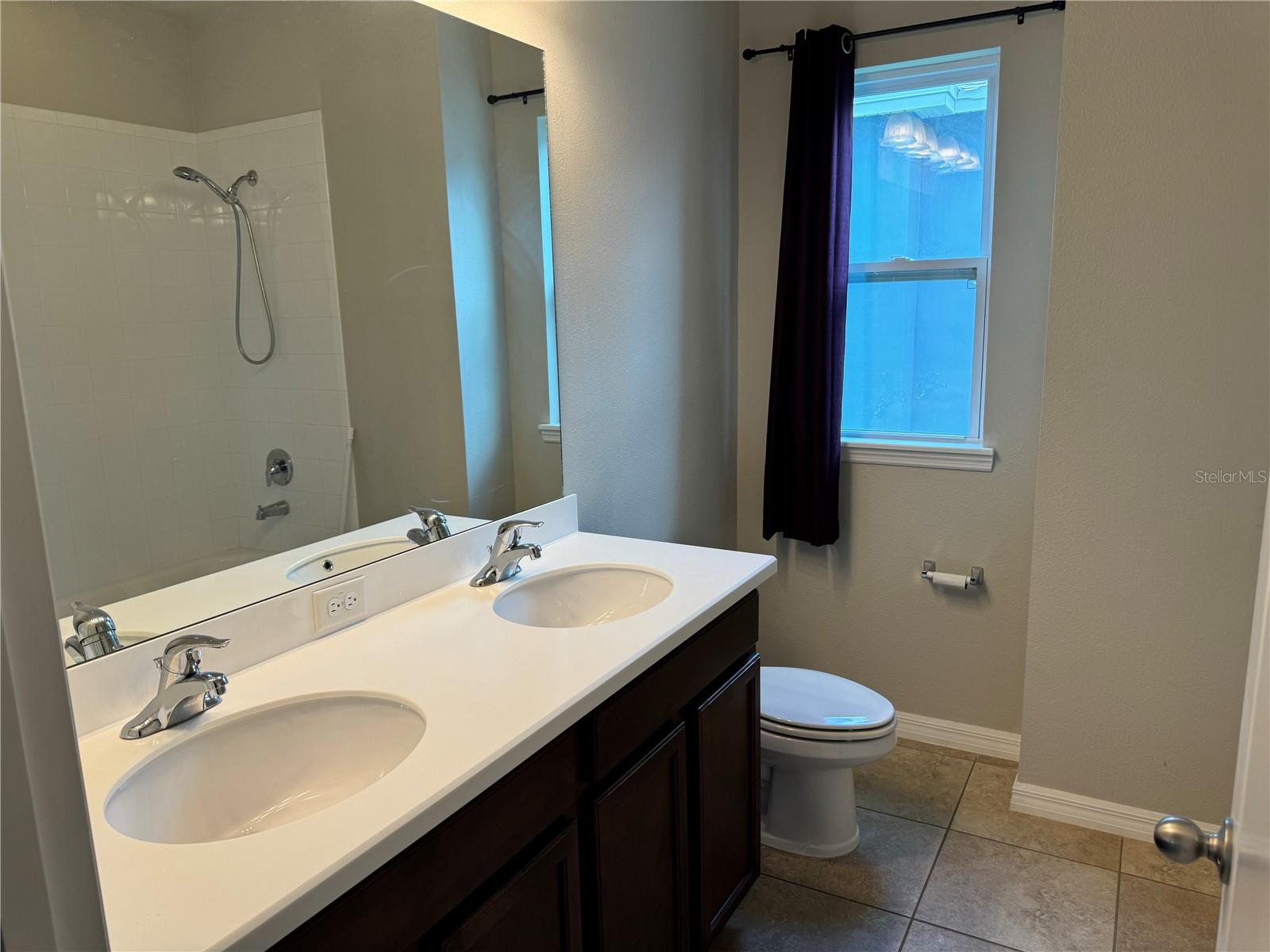 FISHHAWK RANCH WEST PH 1B/1C - Residential Lease