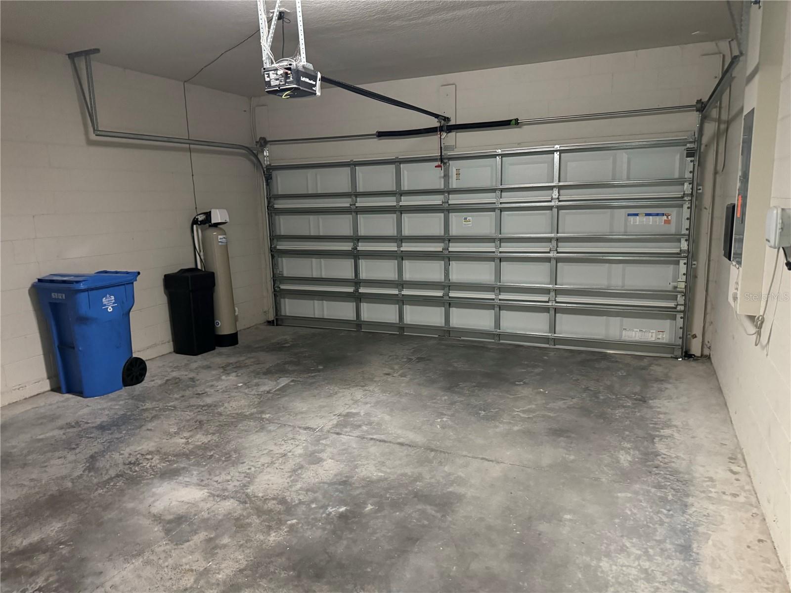 FISHHAWK RANCH WEST PH 1B/1C - Residential Lease