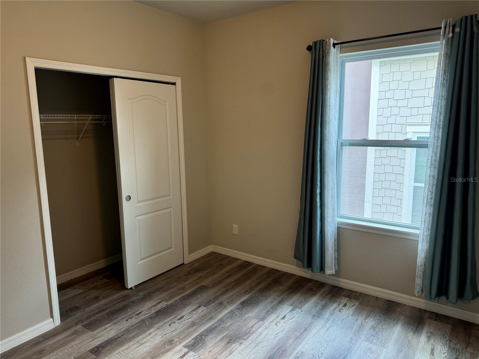 FISHHAWK RANCH WEST PH 1B/1C - Residential Lease