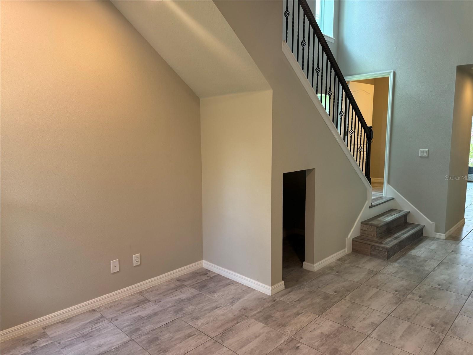 FISHHAWK RANCH WEST PH 1B/1C - Residential Lease