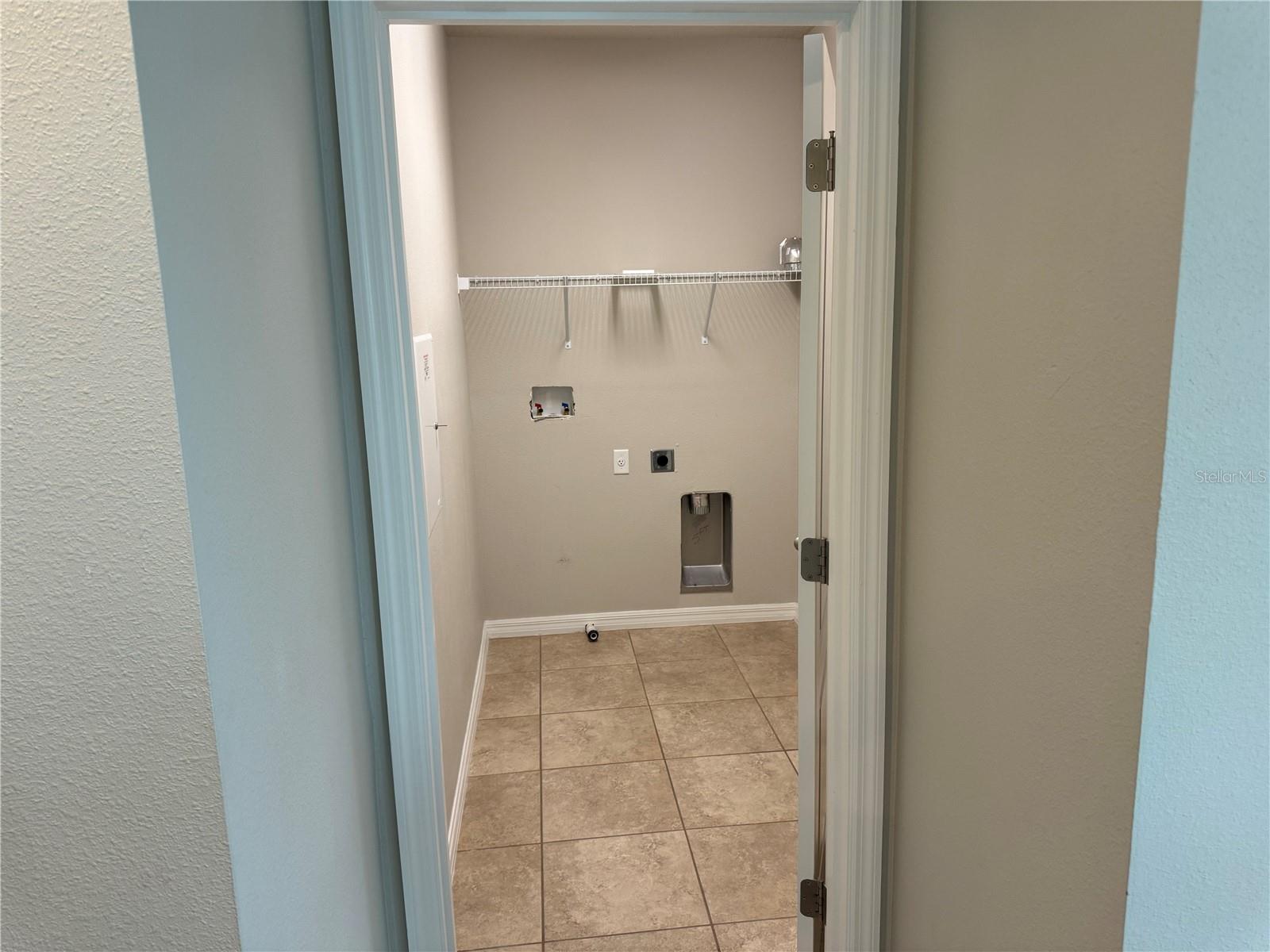 FISHHAWK RANCH WEST PH 1B/1C - Residential Lease