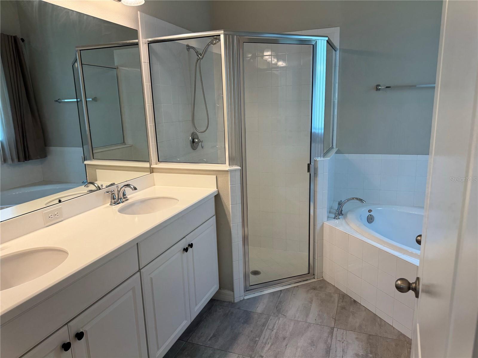 FISHHAWK RANCH WEST PH 1B/1C - Residential Lease