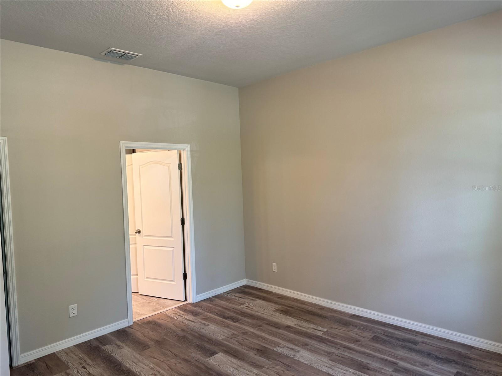 FISHHAWK RANCH WEST PH 1B/1C - Residential Lease