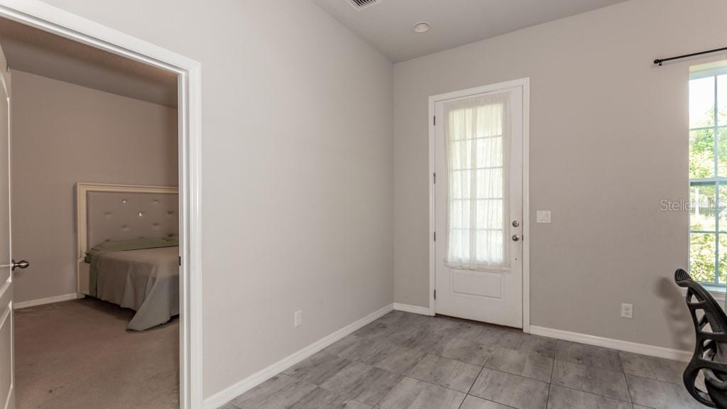 FISHHAWK RANCH WEST PH 1B/1C - Residential Lease