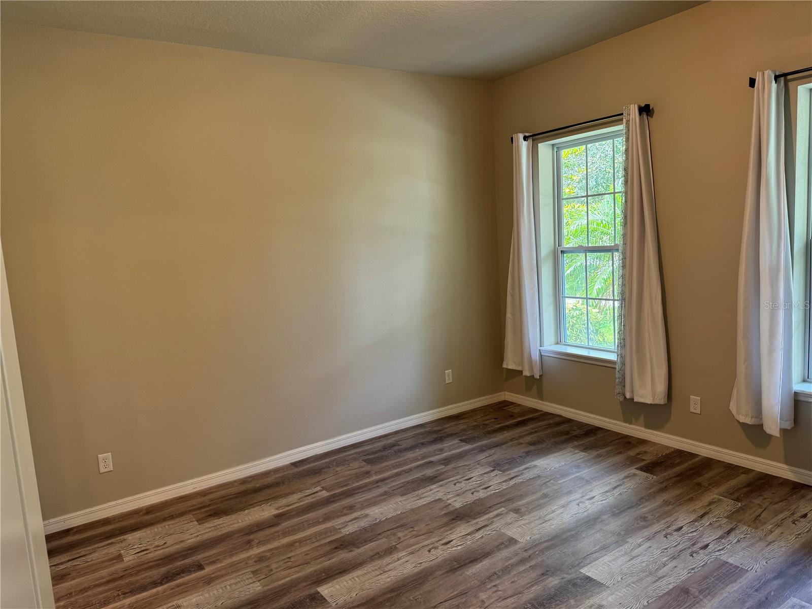 FISHHAWK RANCH WEST PH 1B/1C - Residential Lease