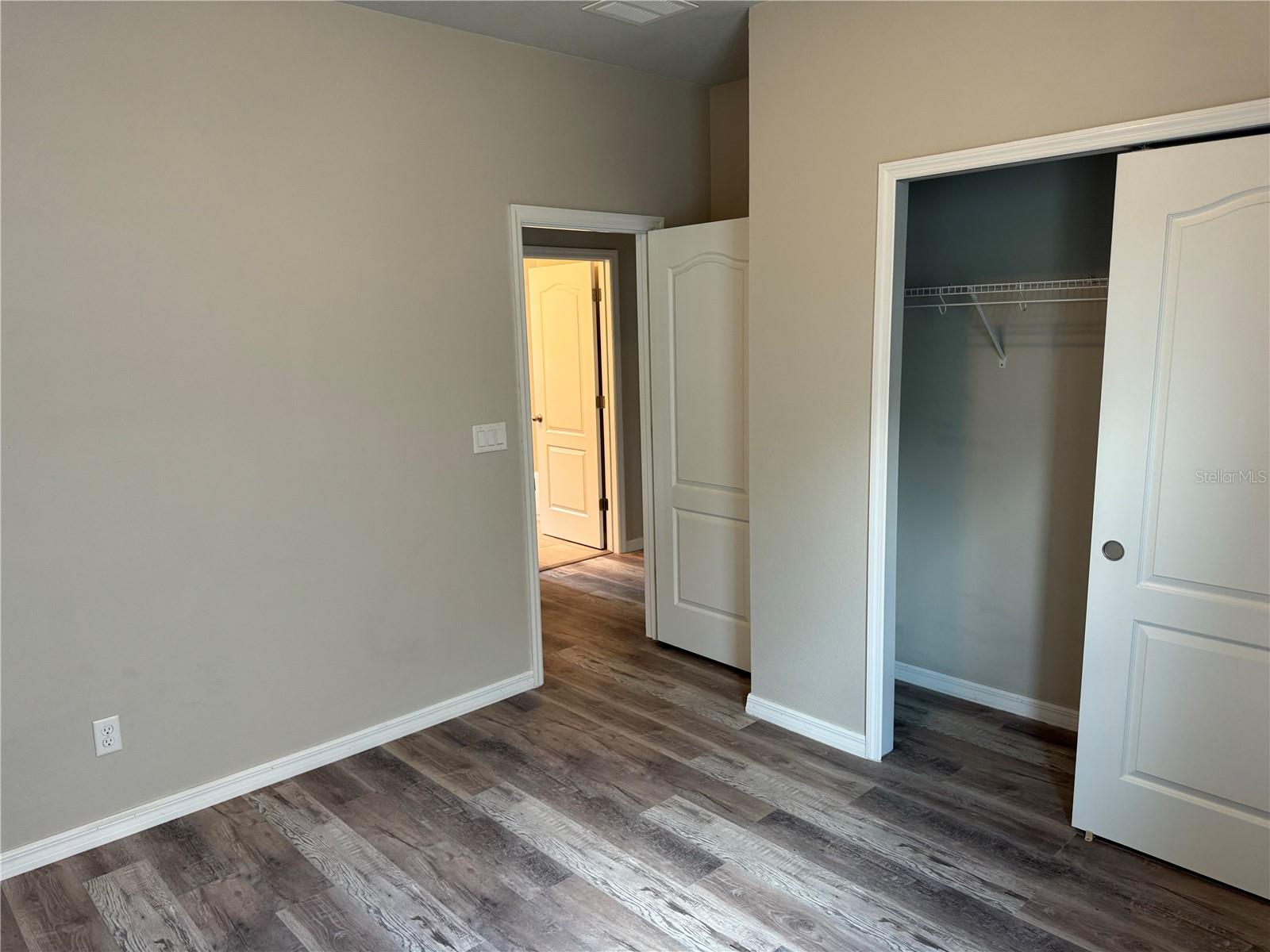 FISHHAWK RANCH WEST PH 1B/1C - Residential Lease