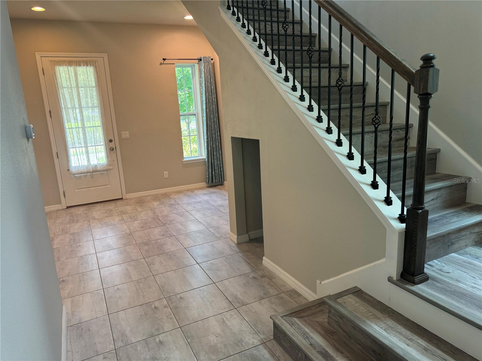 FISHHAWK RANCH WEST PH 1B/1C - Residential Lease