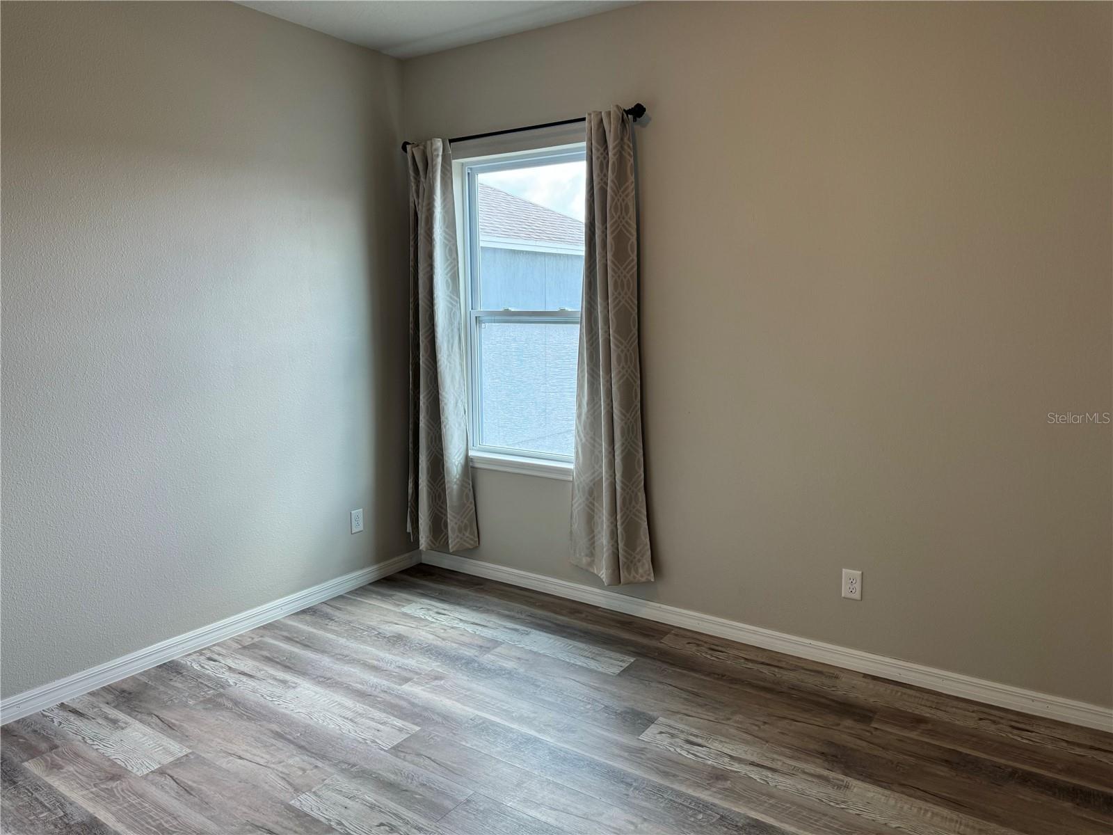 FISHHAWK RANCH WEST PH 1B/1C - Residential Lease