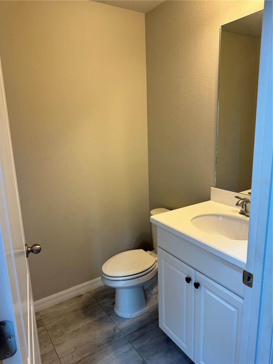 FISHHAWK RANCH WEST PH 1B/1C - Residential Lease