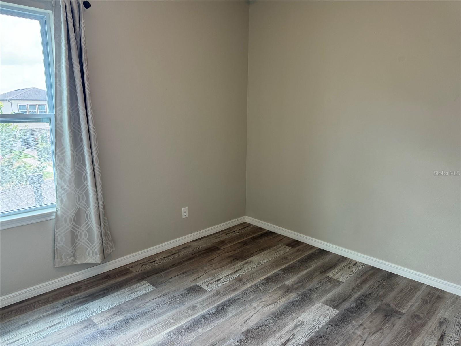 FISHHAWK RANCH WEST PH 1B/1C - Residential Lease