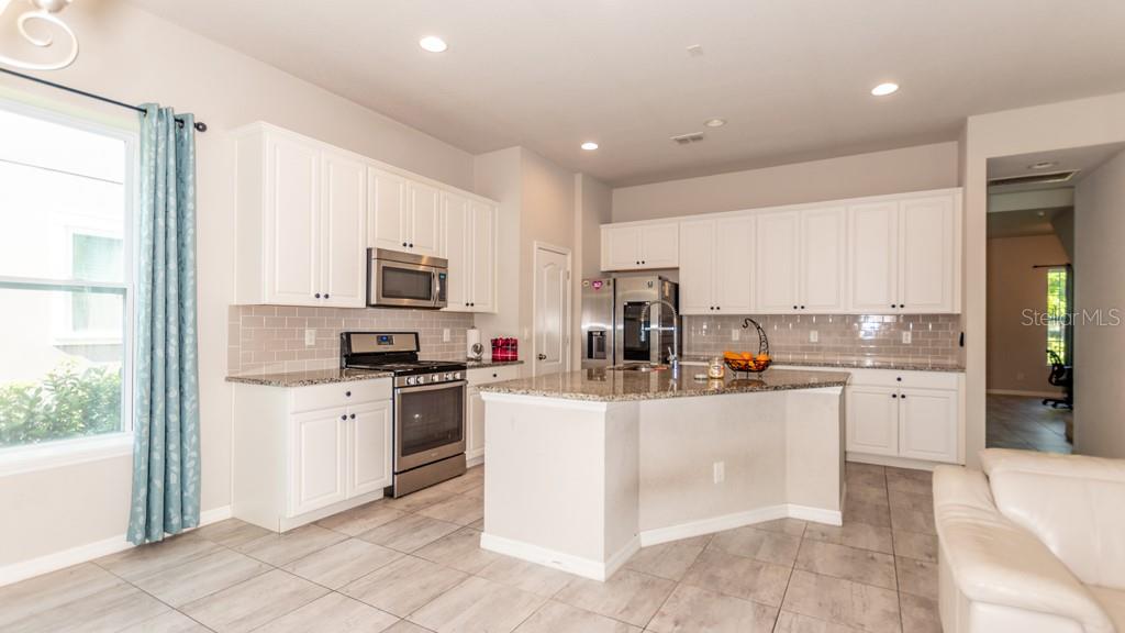 FISHHAWK RANCH WEST PH 1B/1C - Residential Lease