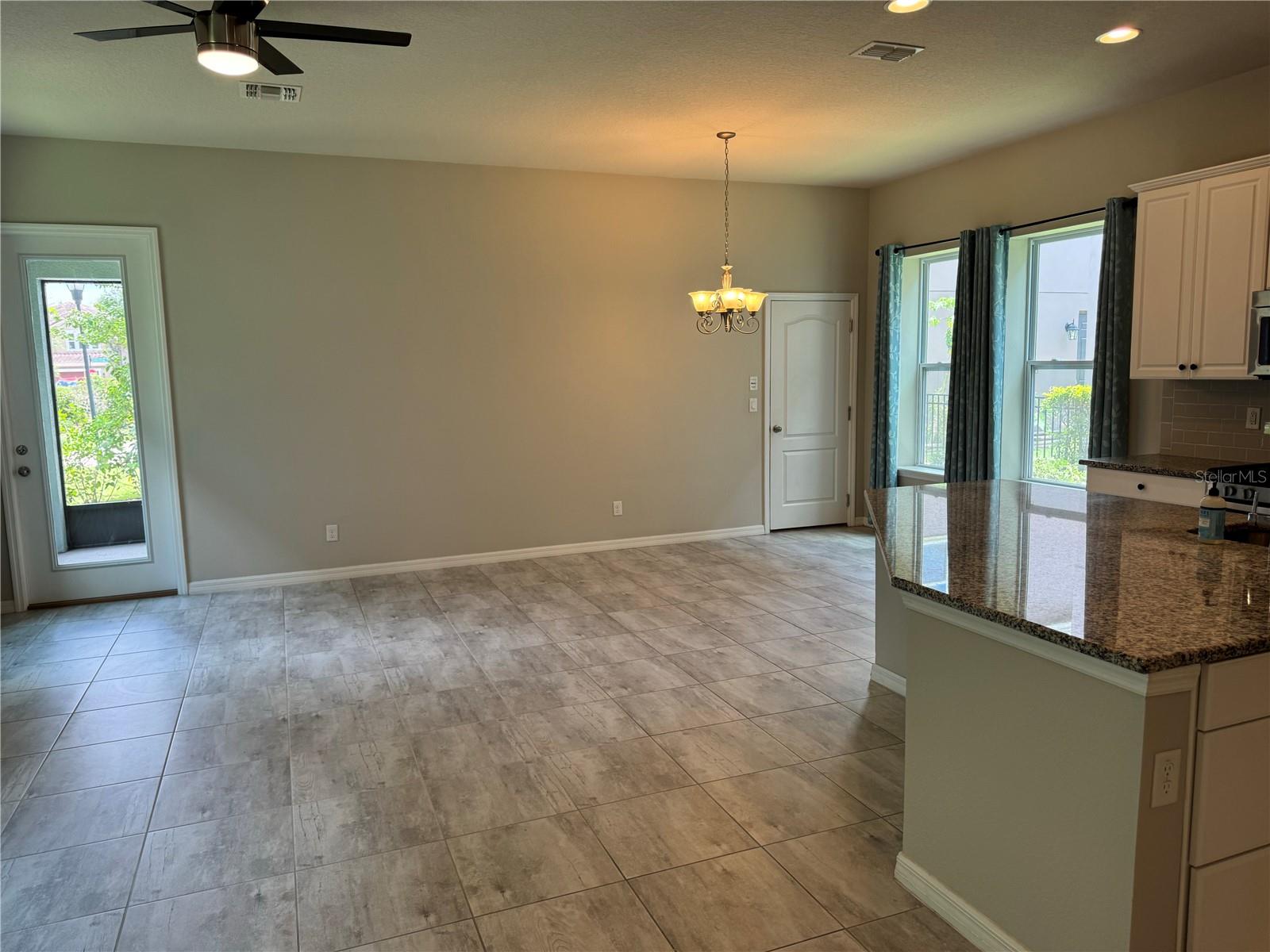 FISHHAWK RANCH WEST PH 1B/1C - Residential Lease