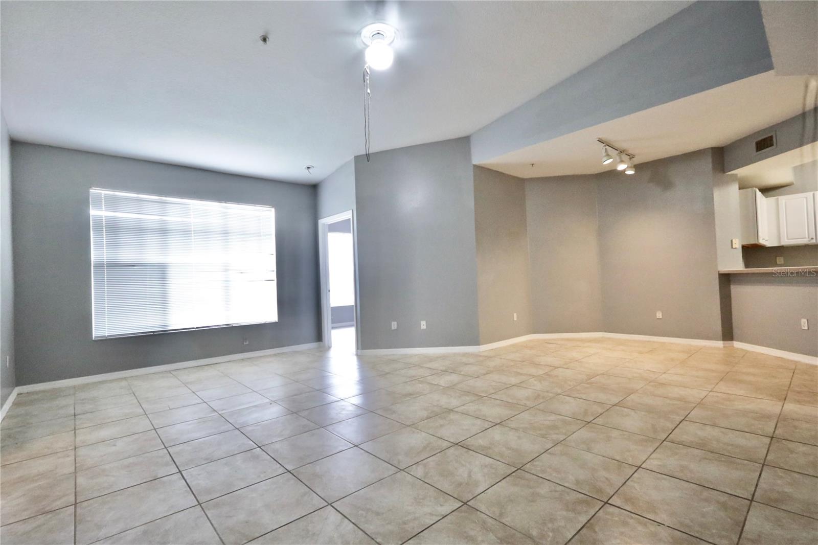 5578 METROWEST BOULEVARD 1-201