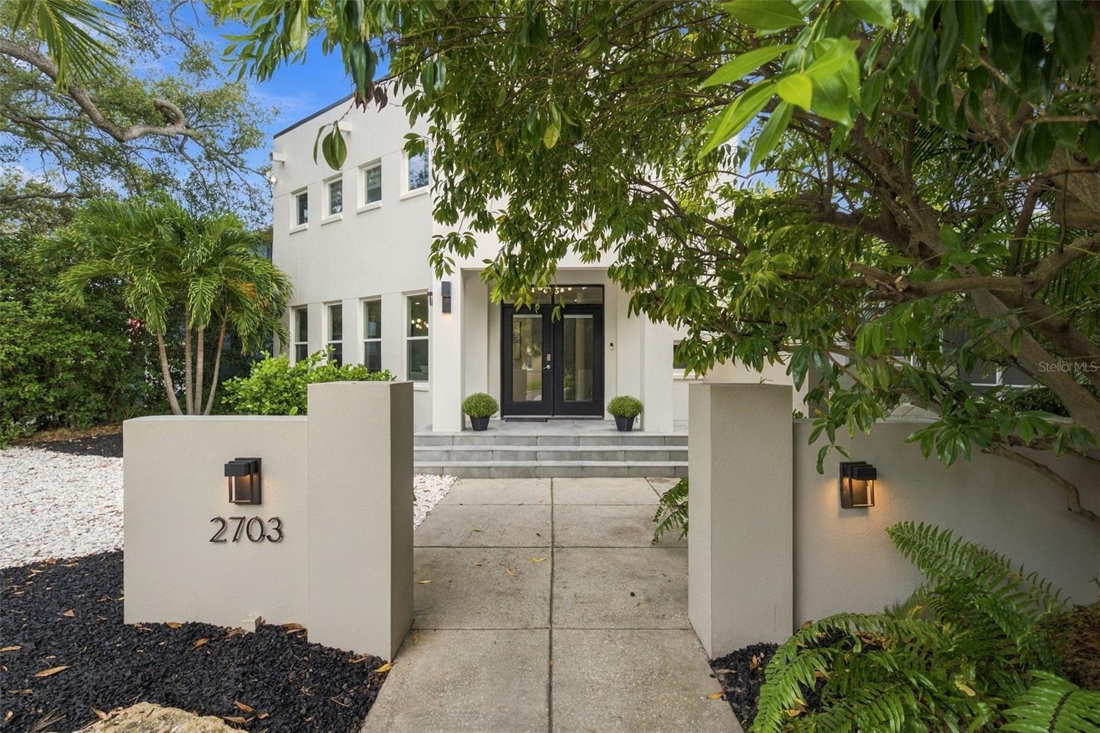 2703 W PRICE AVENUE