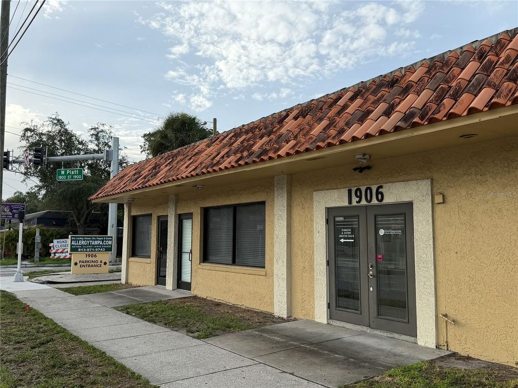 Photo of 1906 W Platt Street, Tampa, FL 33606 (MLS # TB8531516)
