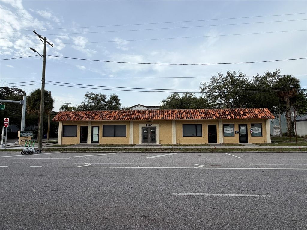 Photo of 1906 W Platt Street, Tampa, FL 33606 (MLS # TB8531516)