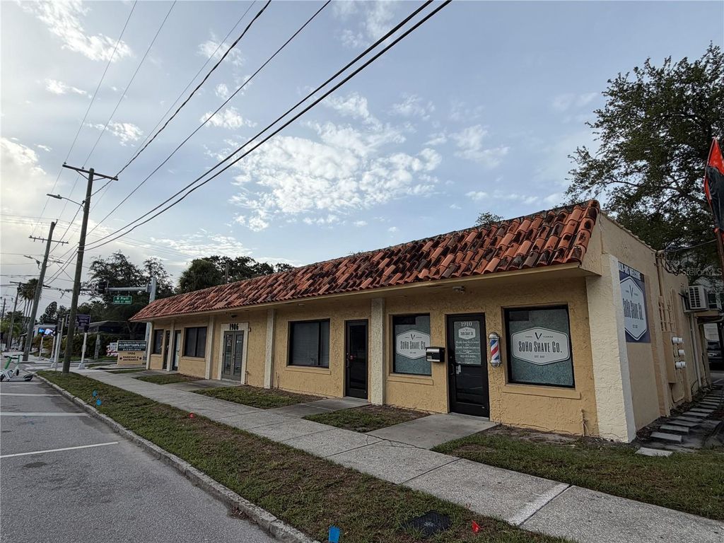 Photo of 1906 W Platt Street, Tampa, FL 33606 (MLS # TB8531516)