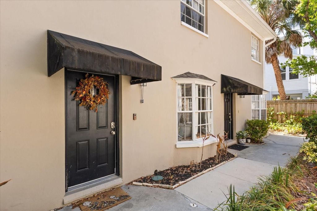 Photo of 409 S Audubon Avenue #9, Tampa, FL 33609 (MLS # O6403280)