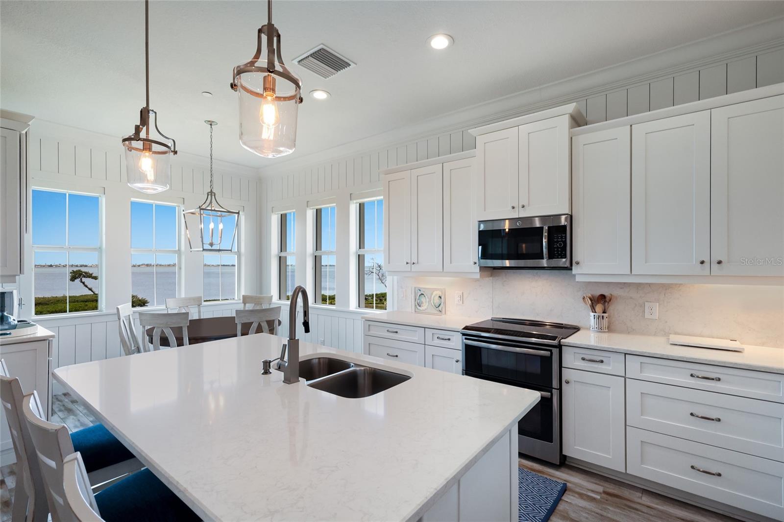 EDGEWATER WALK ON HARBOUR ISLE 5-36 - Residential