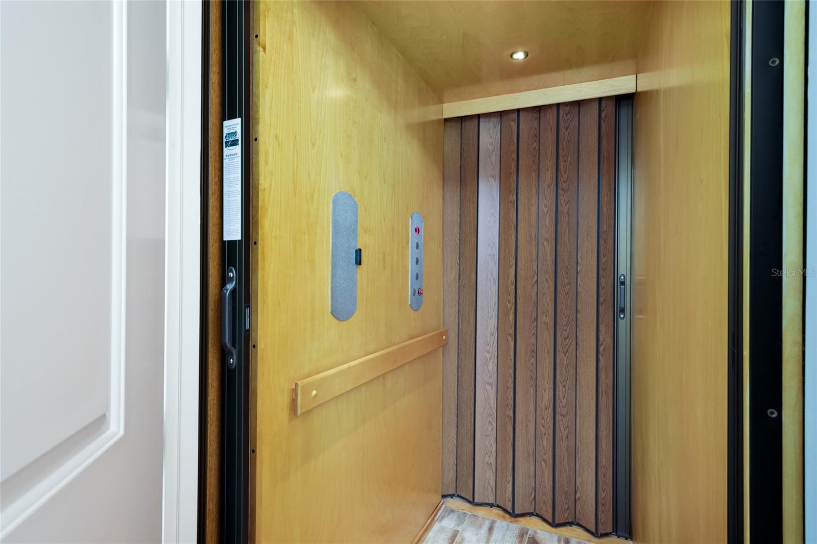 EDGEWATER WALK ON HARBOUR ISLE 5-36 - Residential