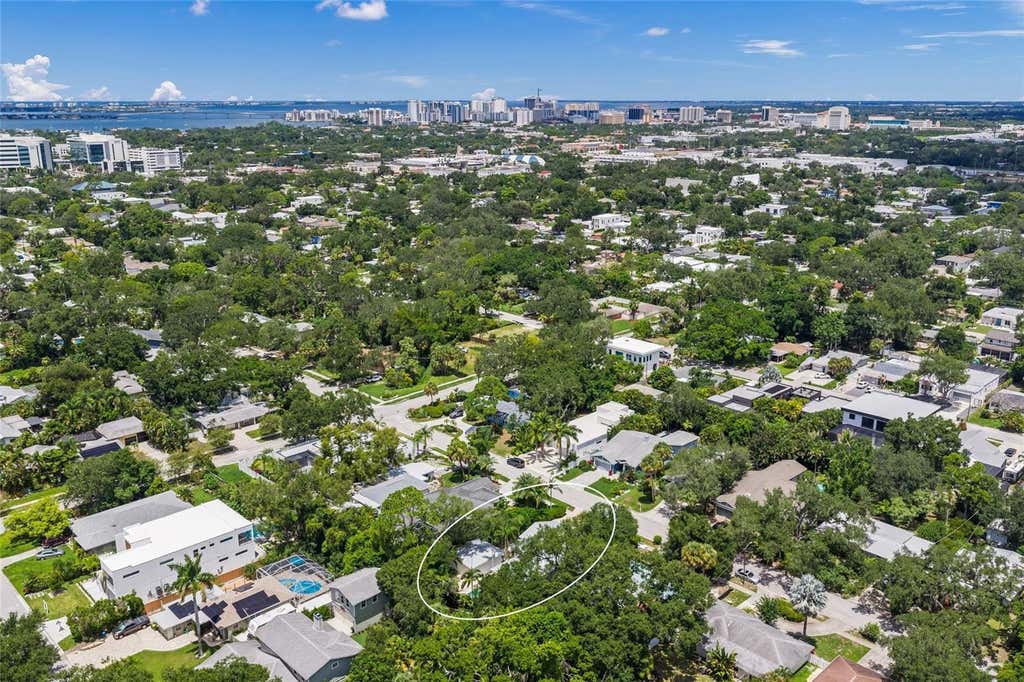 Photo of 2440 Arlington Street, Sarasota, FL 34239 (MLS # A4702167)