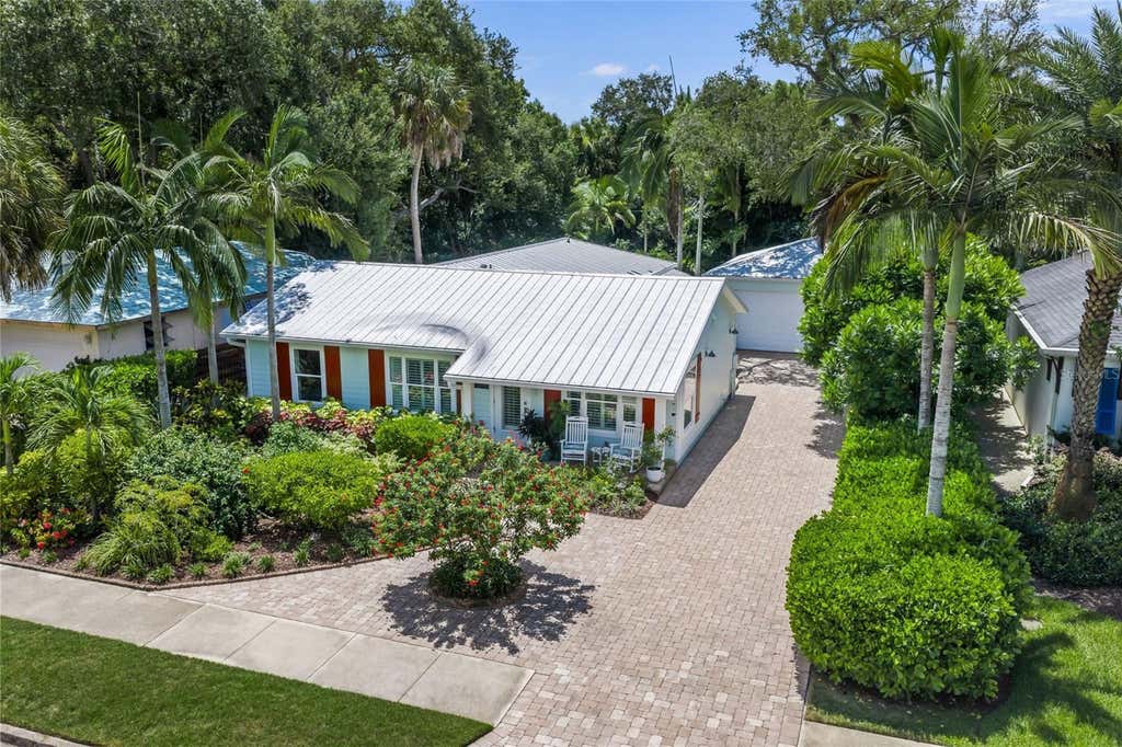 Photo of 2440 Arlington Street, Sarasota, FL 34239 (MLS # A4702167)