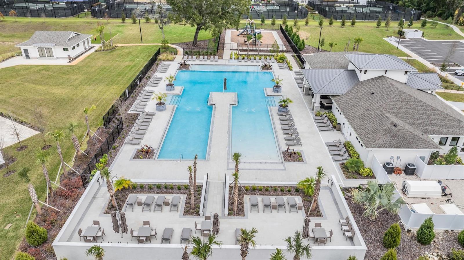 ABBOTT SQUARE - Residential