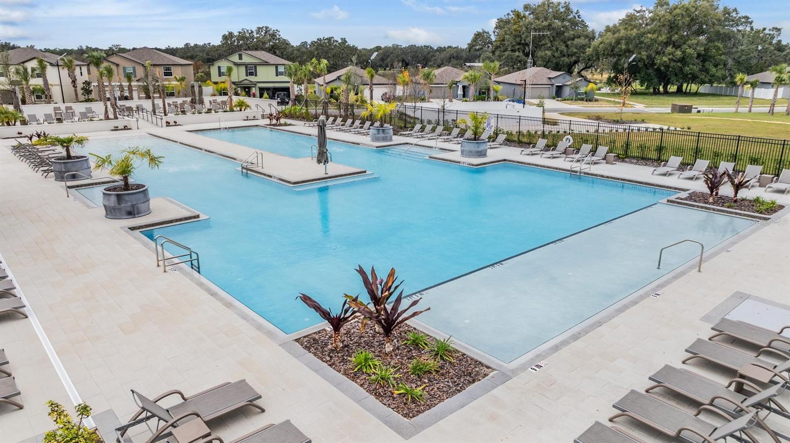 ABBOTT SQUARE - Residential