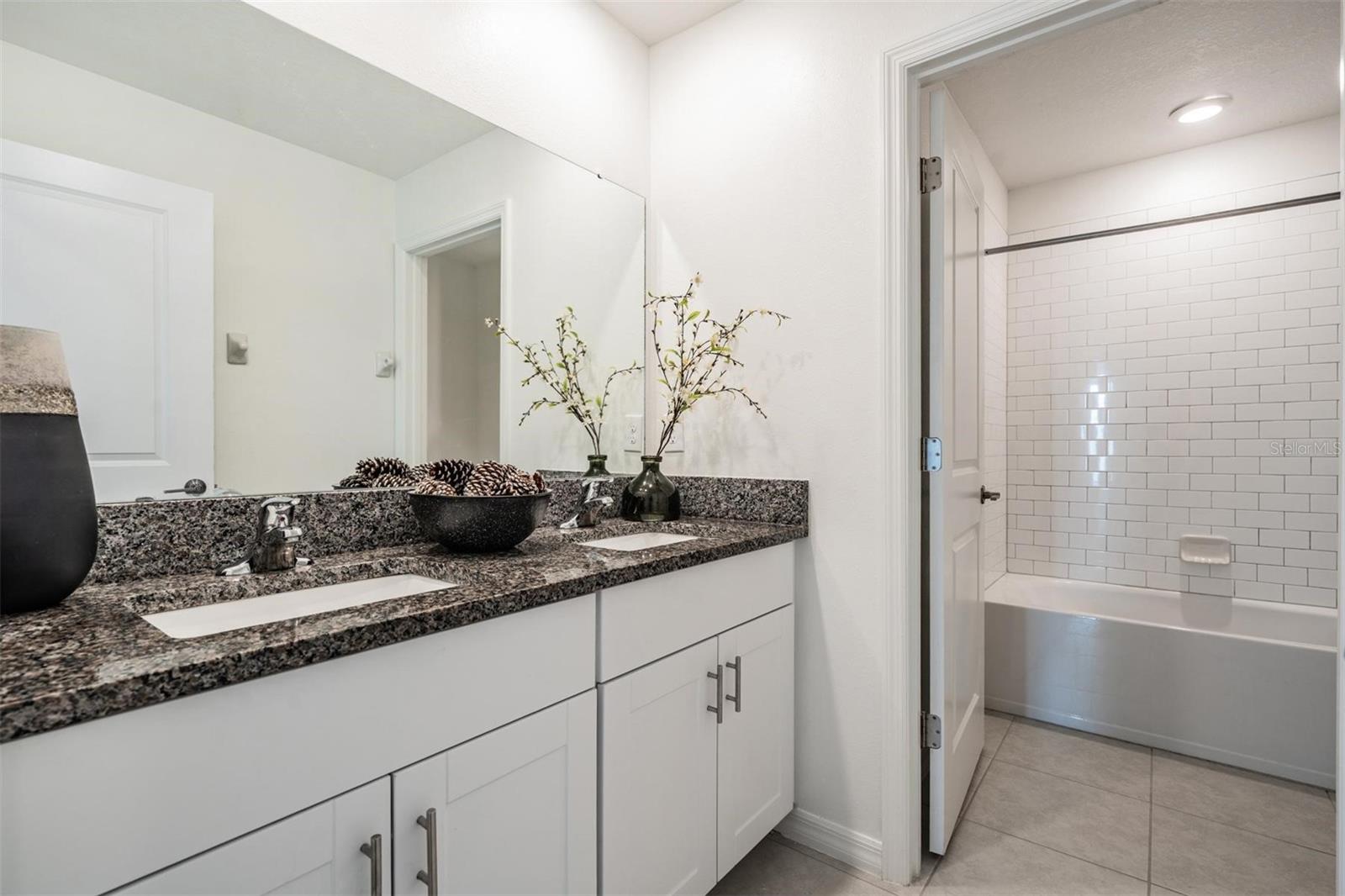 ABBOTT SQUARE - Residential