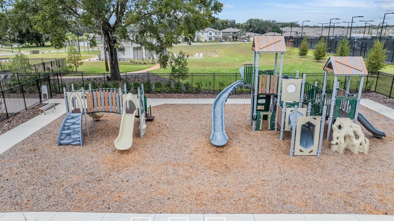 ABBOTT SQUARE - Residential