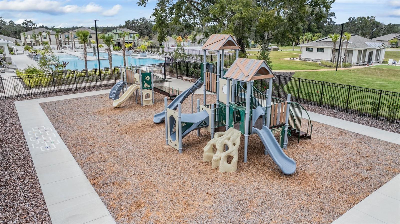 ABBOTT SQUARE - Residential