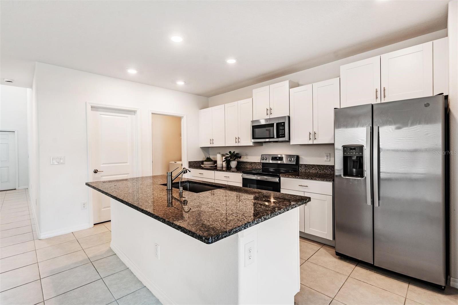 ABBOTT SQUARE - Residential