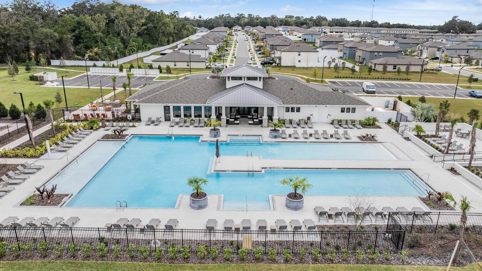 ABBOTT SQUARE - Residential