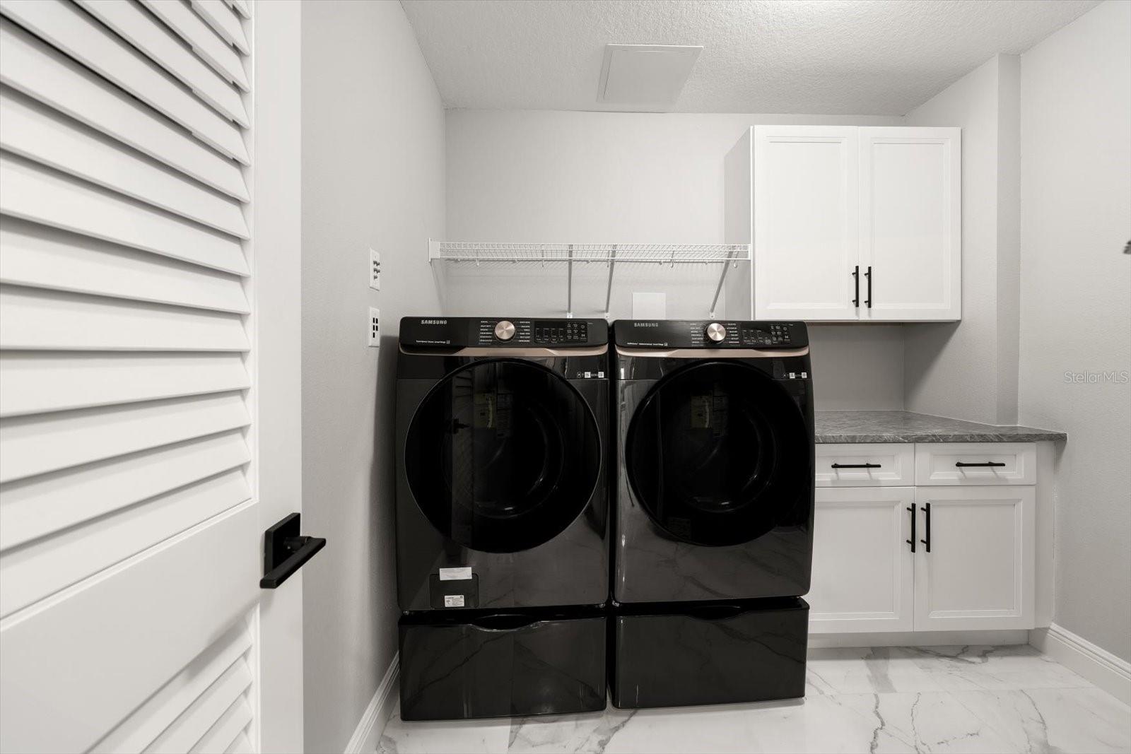 LA BRISA DEL MAR CONDO UNIT 401 - Residential