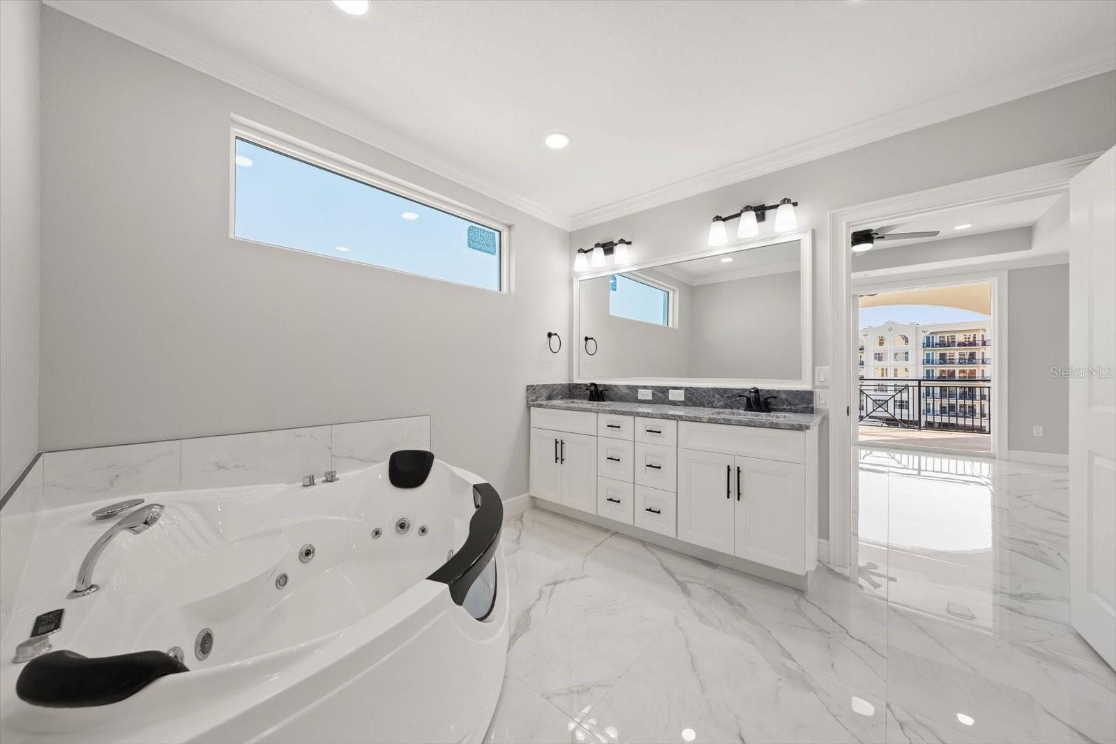 LA BRISA DEL MAR CONDO UNIT 401 - Residential