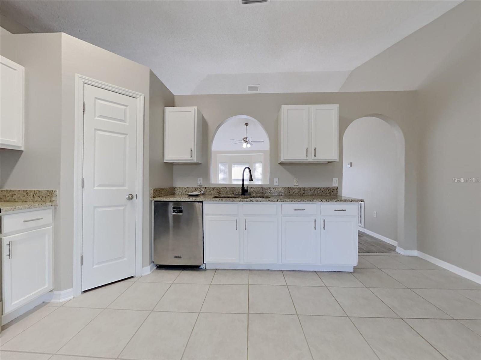 DELTONA LAKES UNIT 59 - Residential Lease