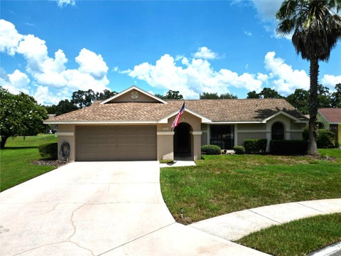Photo of 37147 Foxrun Place, Zephyrhills, FL 33542 (MLS # TB8538133)