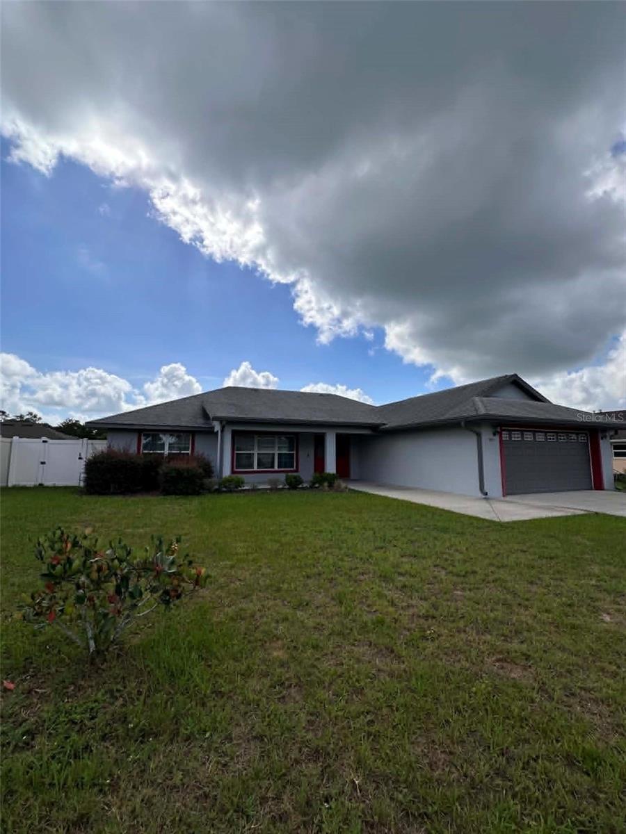 Photo of 999 SE 69th Avenue, Ocala, FL 34472 (MLS # OM727648)