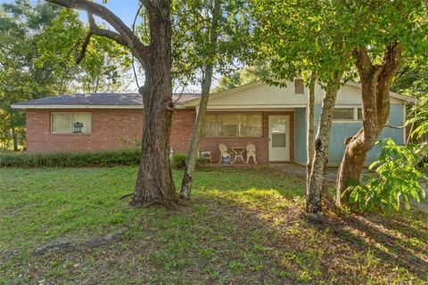Photo of 5801 Blaze Avenue, Pensacola, FL 32504 (MLS # C7516193)