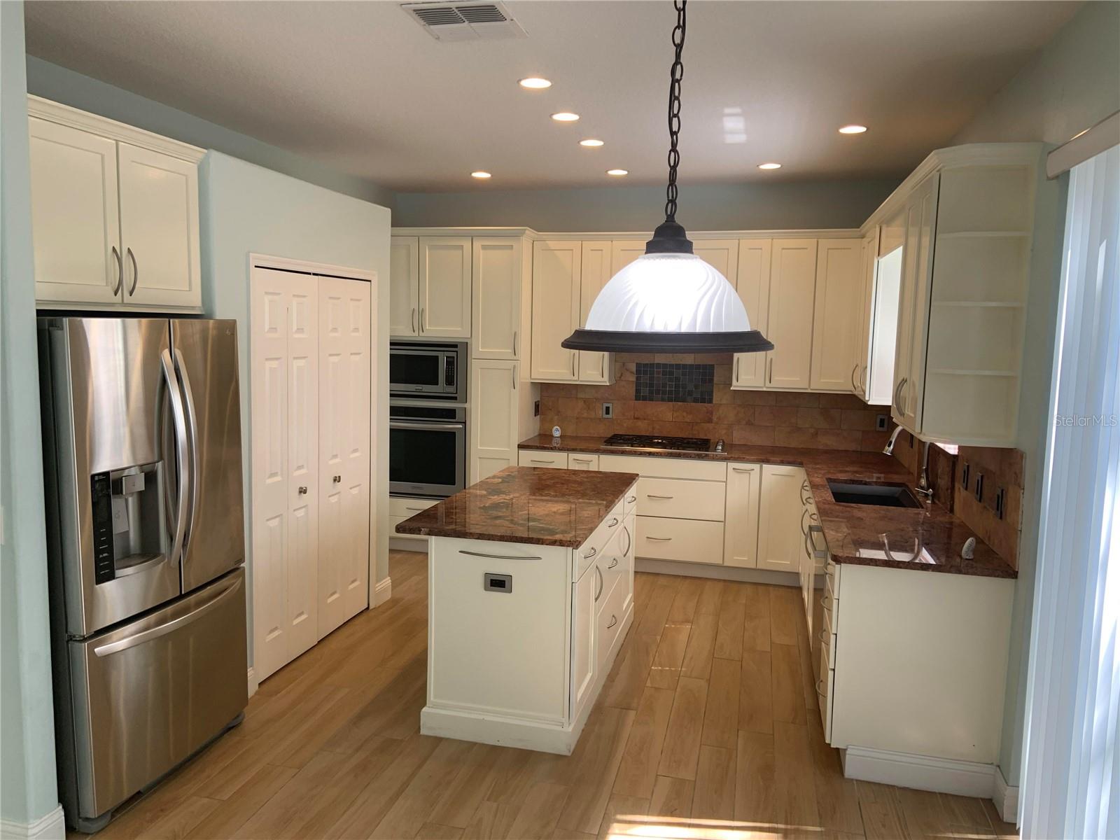 UNIVERSITY PINES - Residential Lease