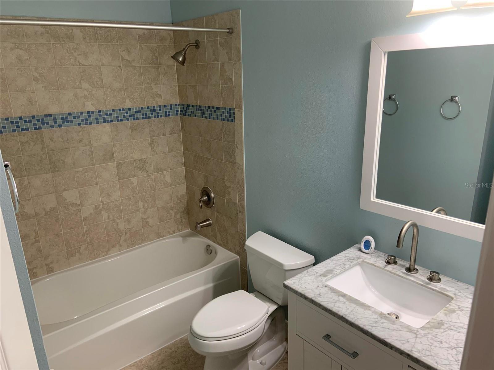 UNIVERSITY PINES - Residential Lease