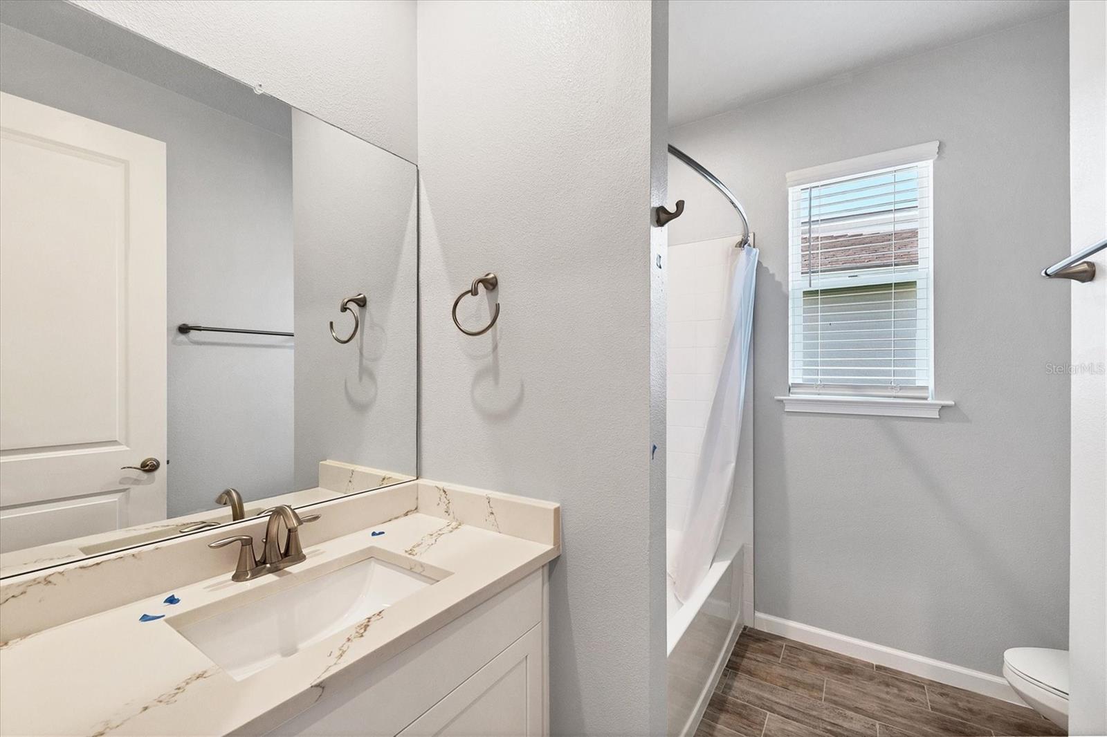 SUNSTONE VLG F5 PHS 1A & 1B - Residential Lease