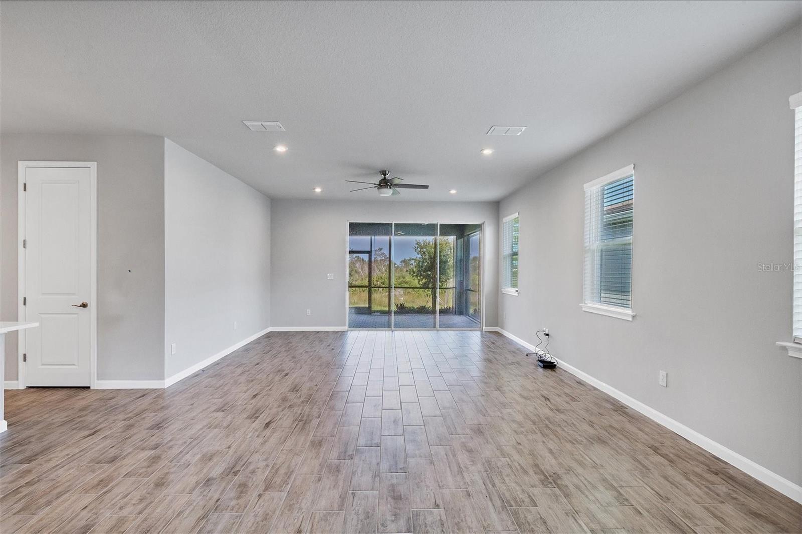 SUNSTONE VLG F5 PHS 1A & 1B - Residential Lease