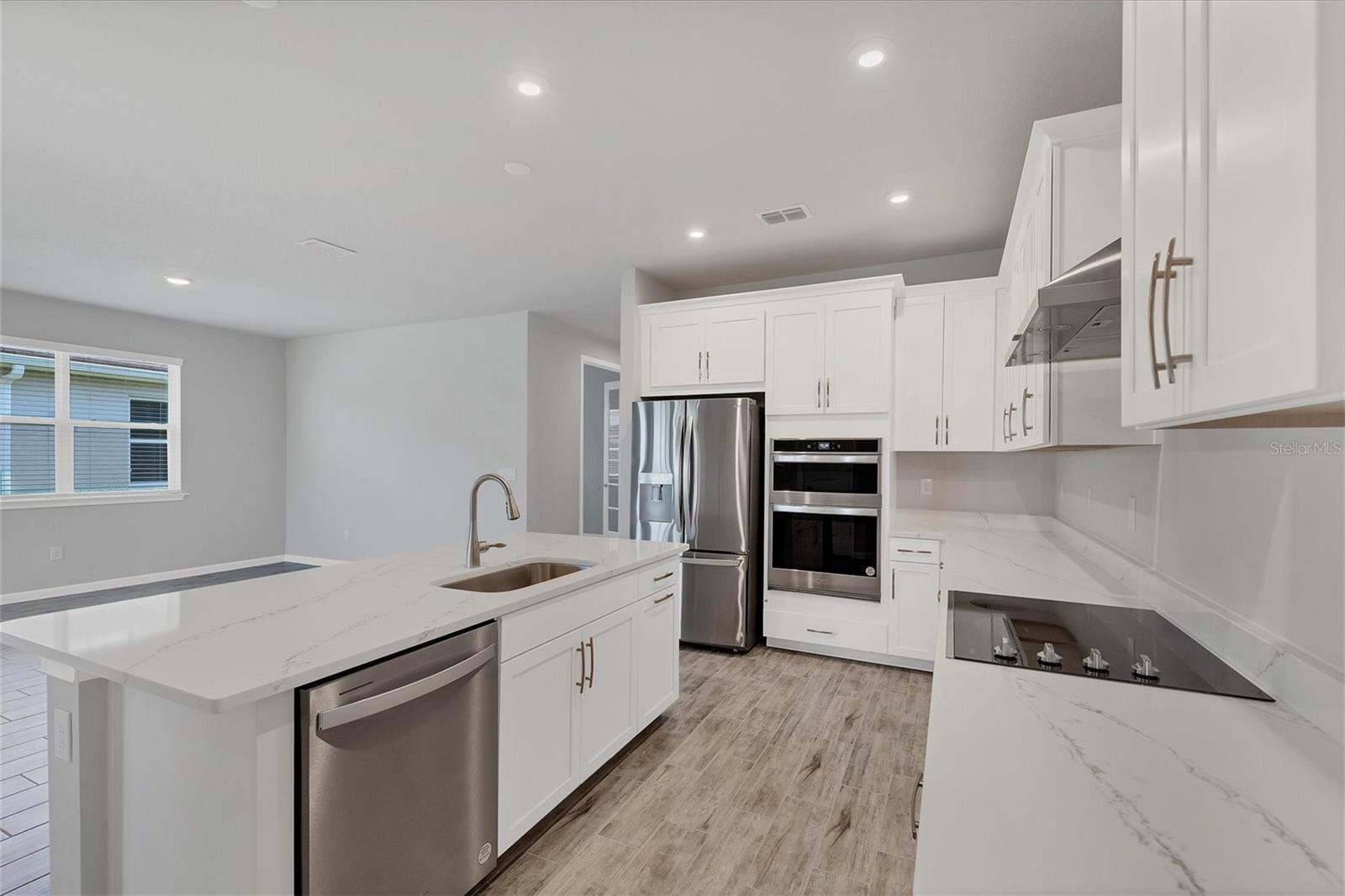 SUNSTONE VLG F5 PHS 1A & 1B - Residential Lease